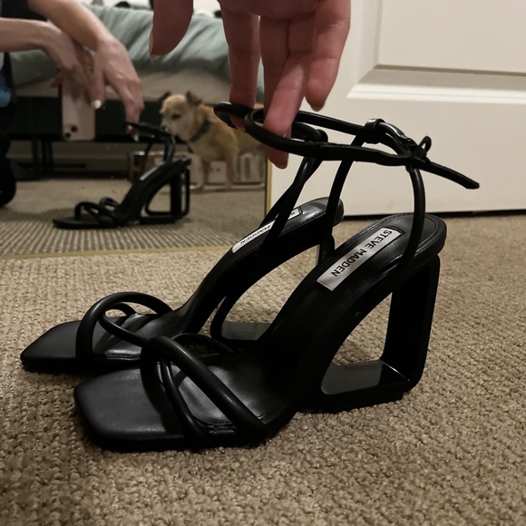 Geometric Square Toe Sandals - RARE - Picture 4 of 4